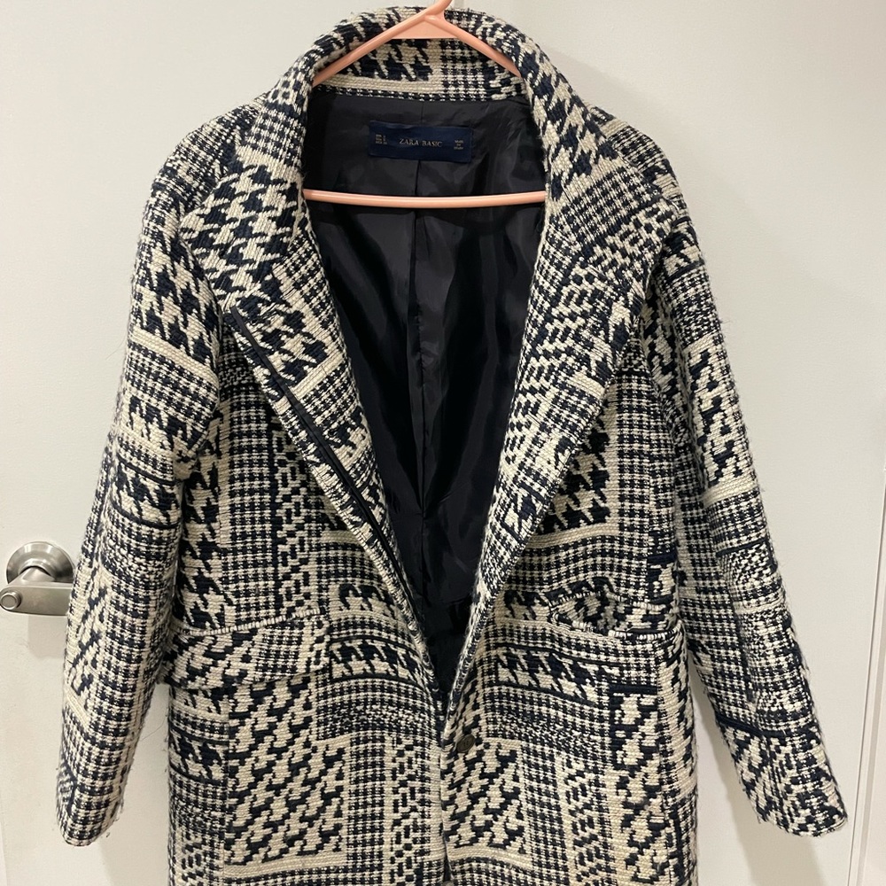 Zara Black and White Houndstooth Coat